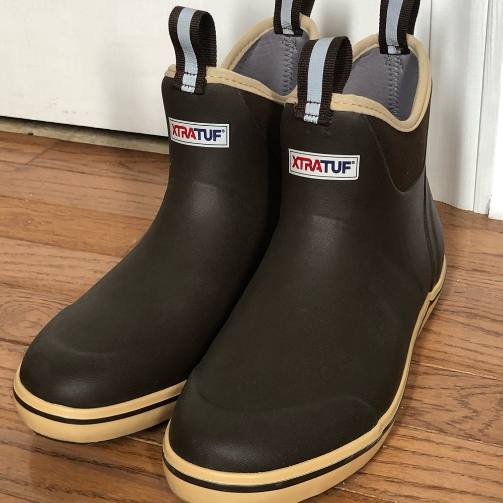 NEW! Xtratuf Men’s Brown 9 Deck Ankle Boot